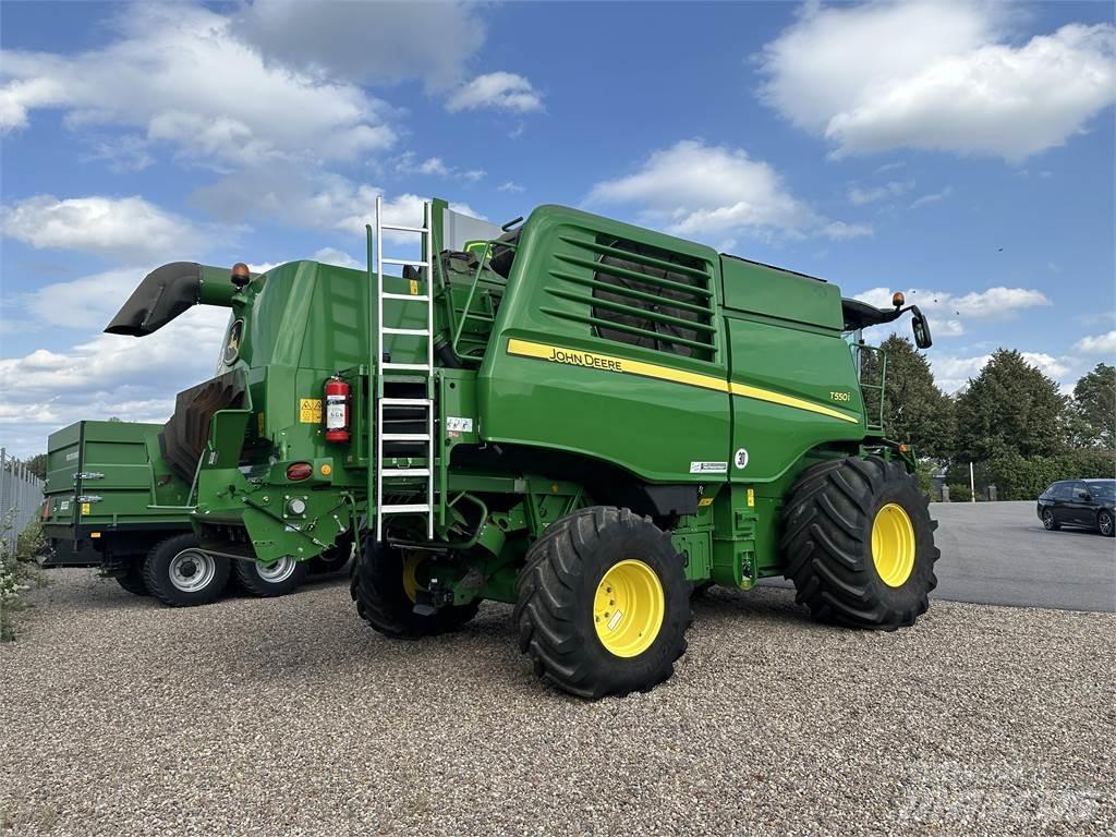 John Deere T550 Kombinované zberacie stroje