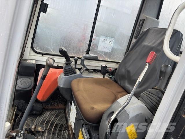 Kubota U35-3 a Pásové rýpadlá