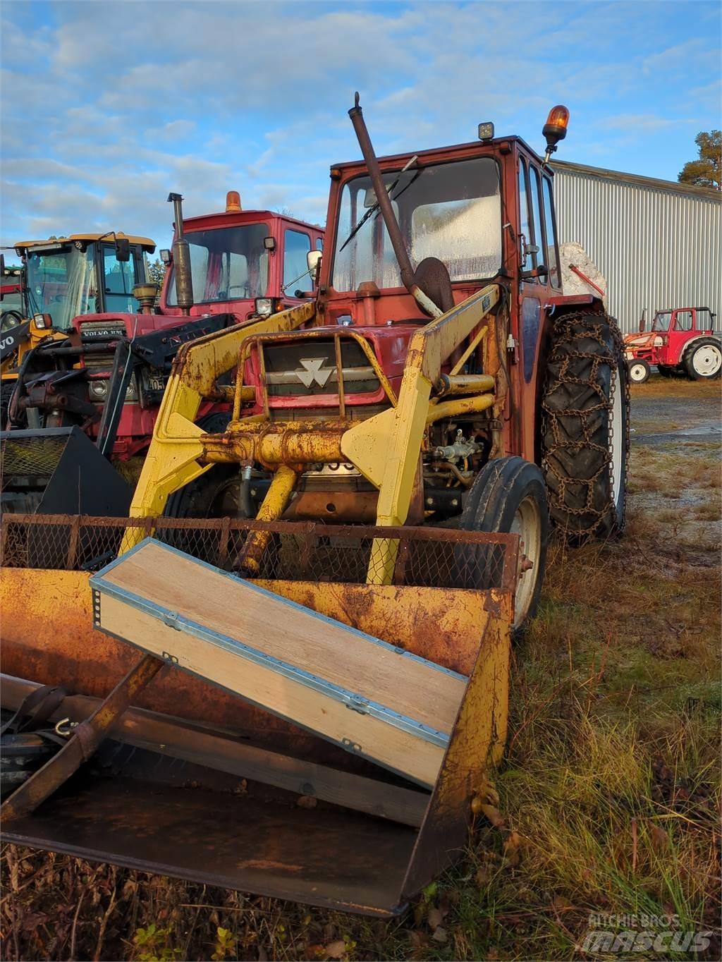 Massey Ferguson 135 Traktory