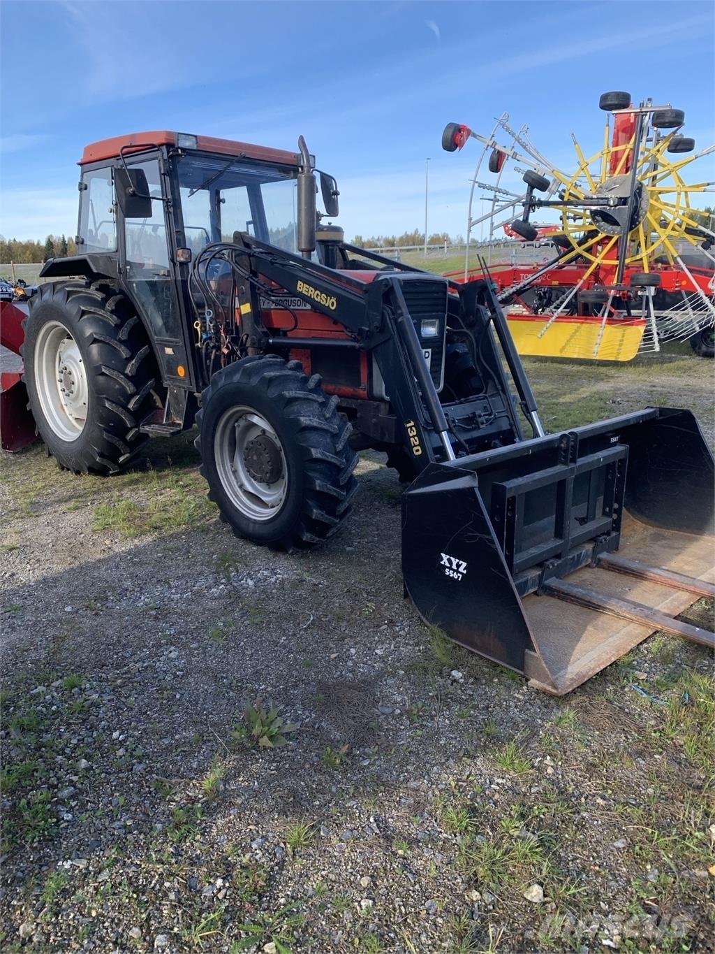 Massey Ferguson 365 4WD Traktory