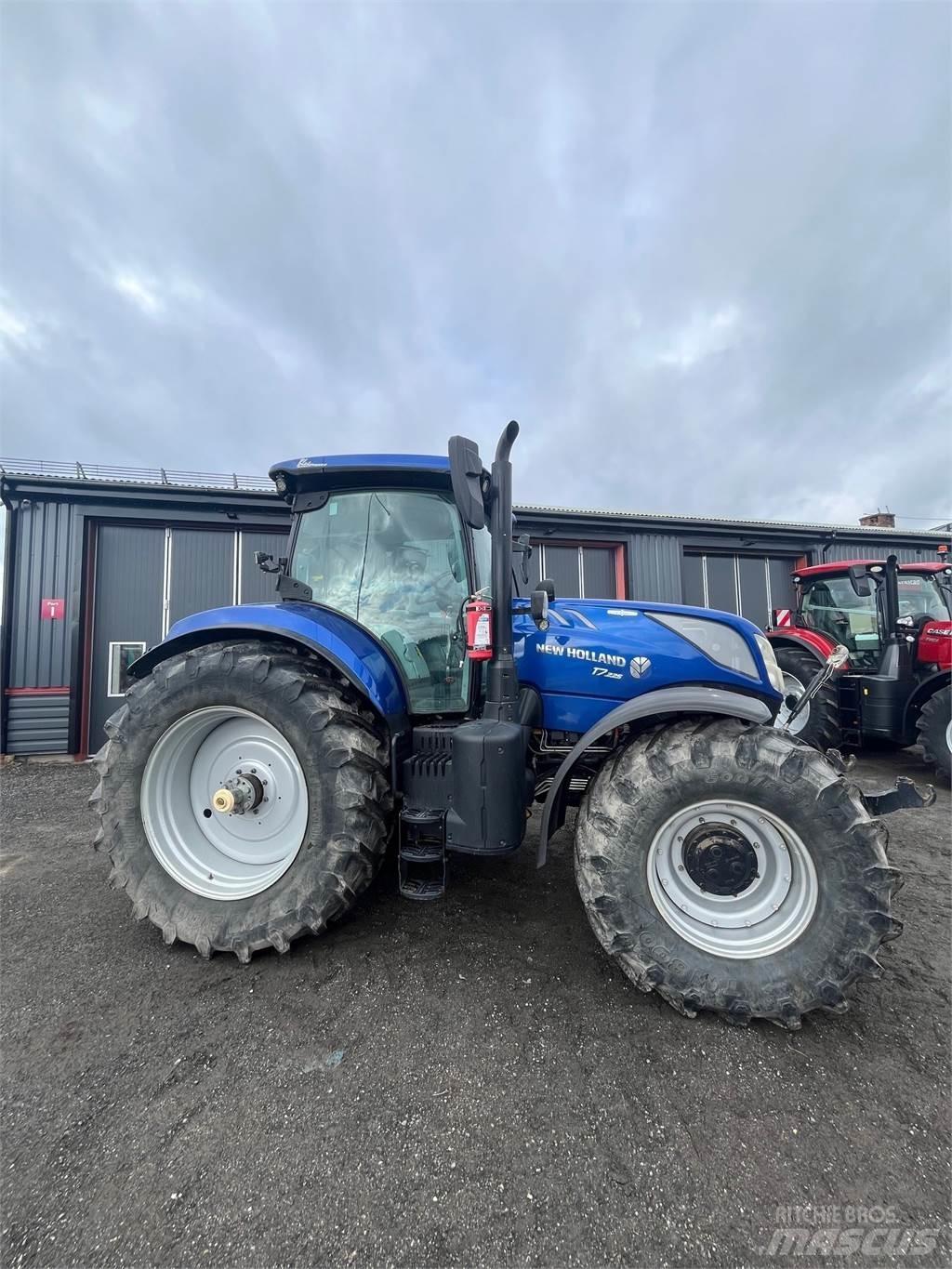 New Holland T7.225 Traktory