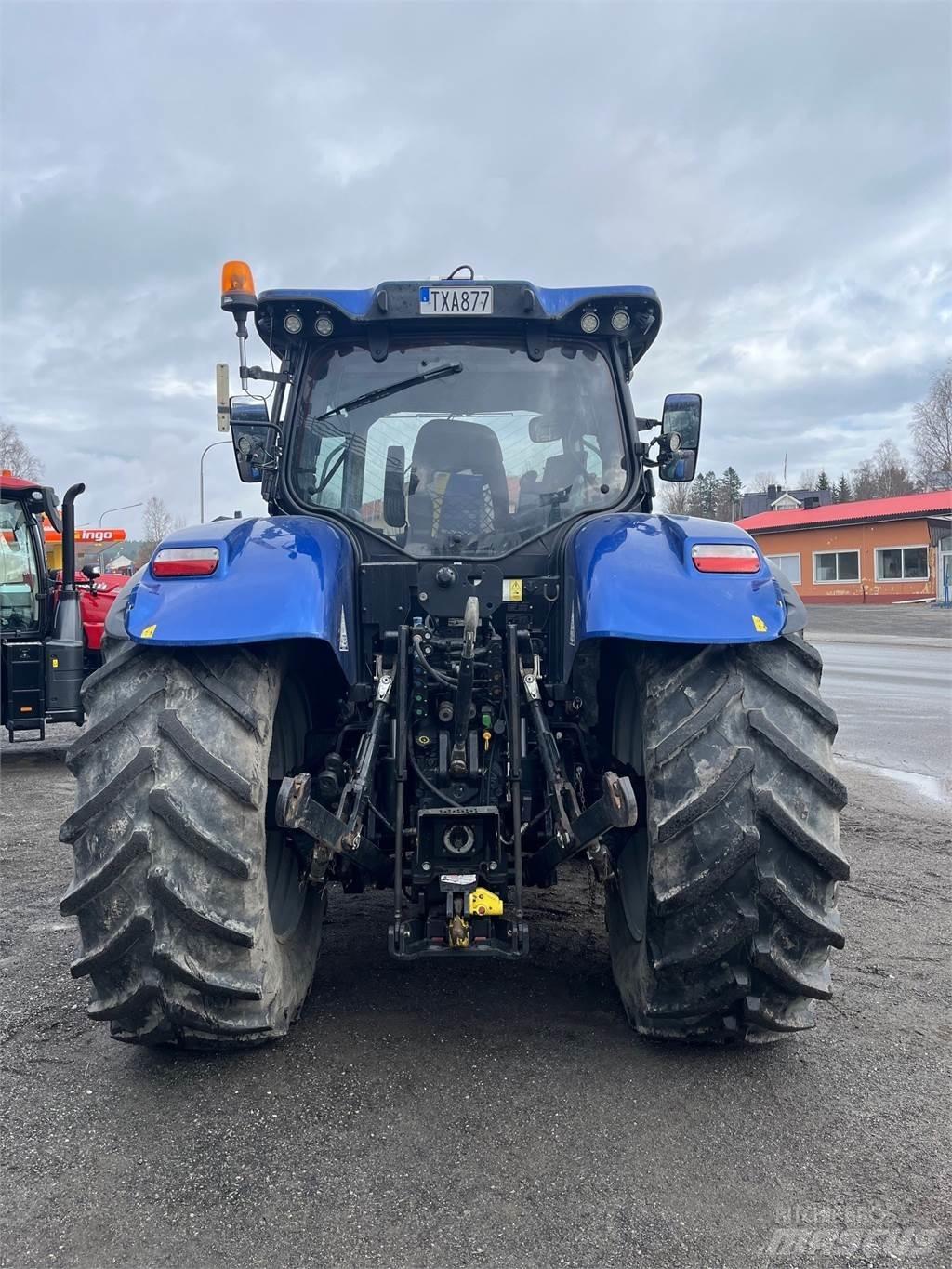 New Holland T7.225 Traktory