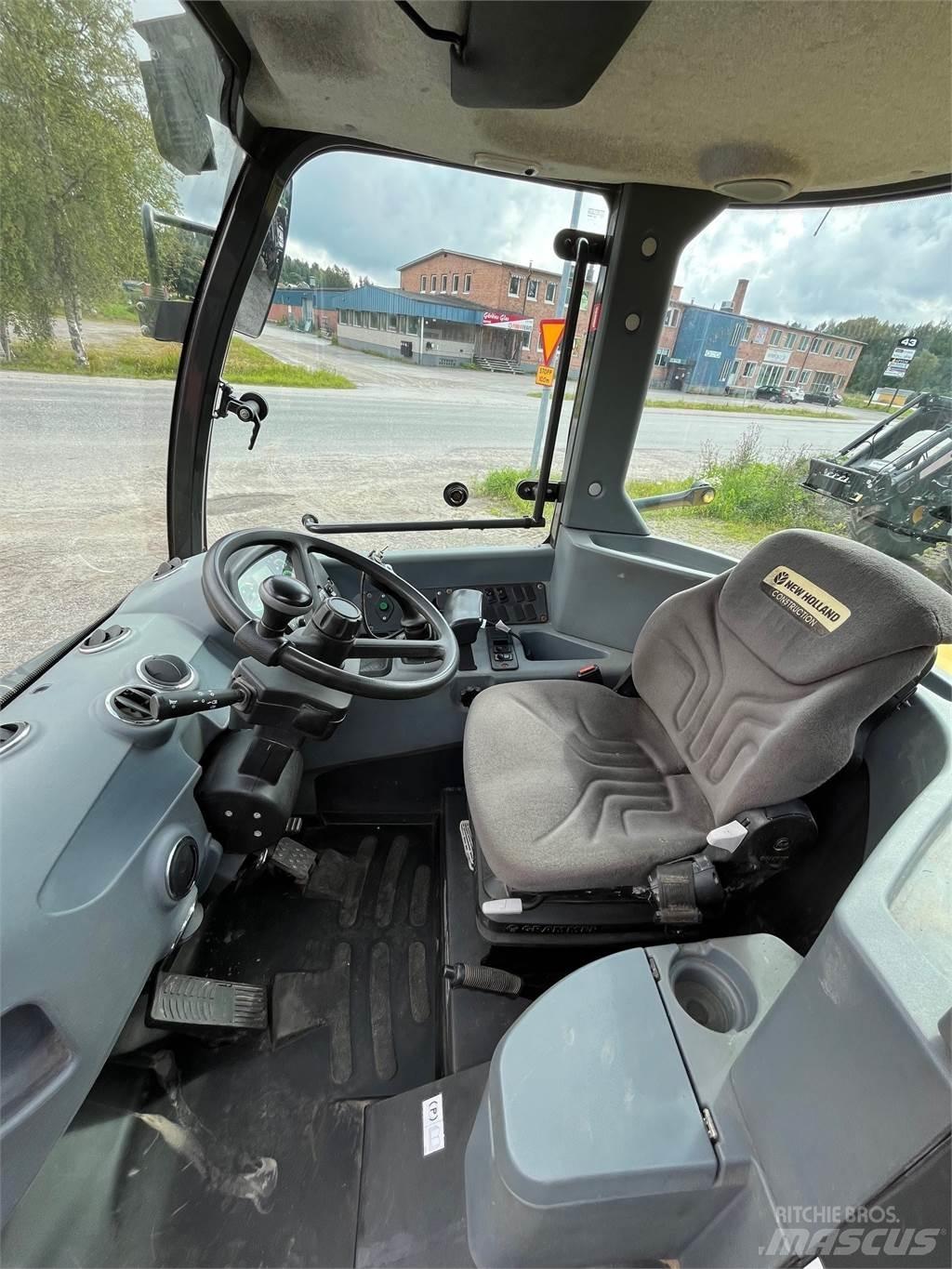 New Holland W70C Kolesové nakladače