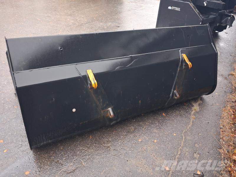  SNÖSKOPA ÅLÖ 220 EURO Ďalšie príslušenstvo traktorov