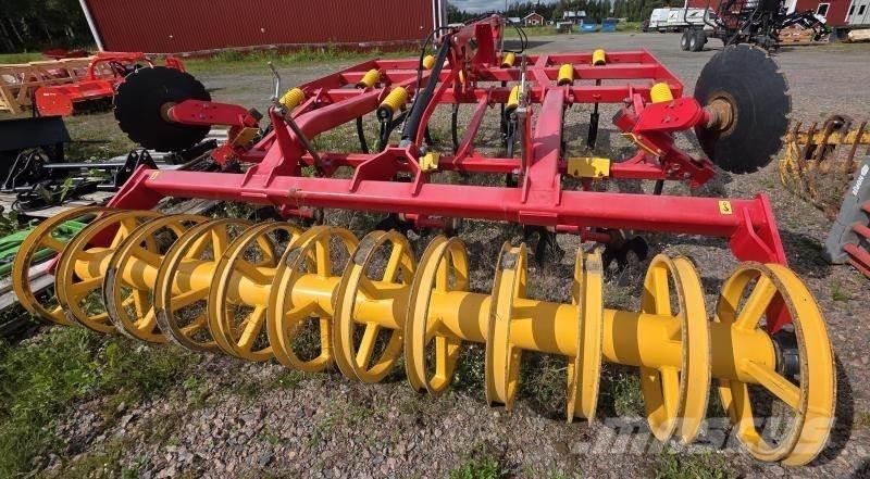 Väderstad Cultus 300 Ďalšie stroje na spracovanie pôdy a príslušenstvo