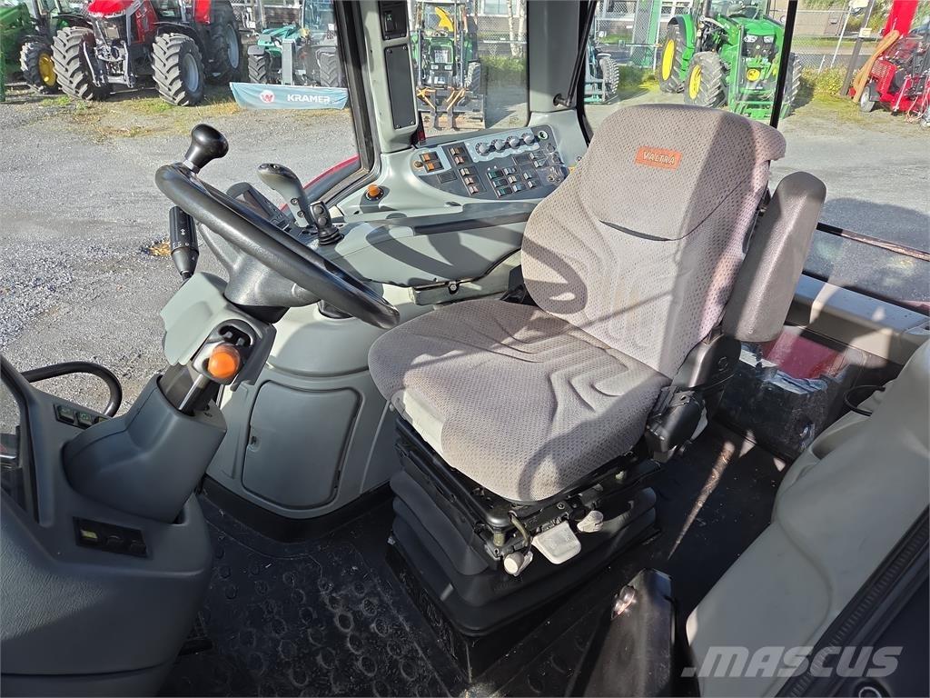 Valtra N121 Traktory