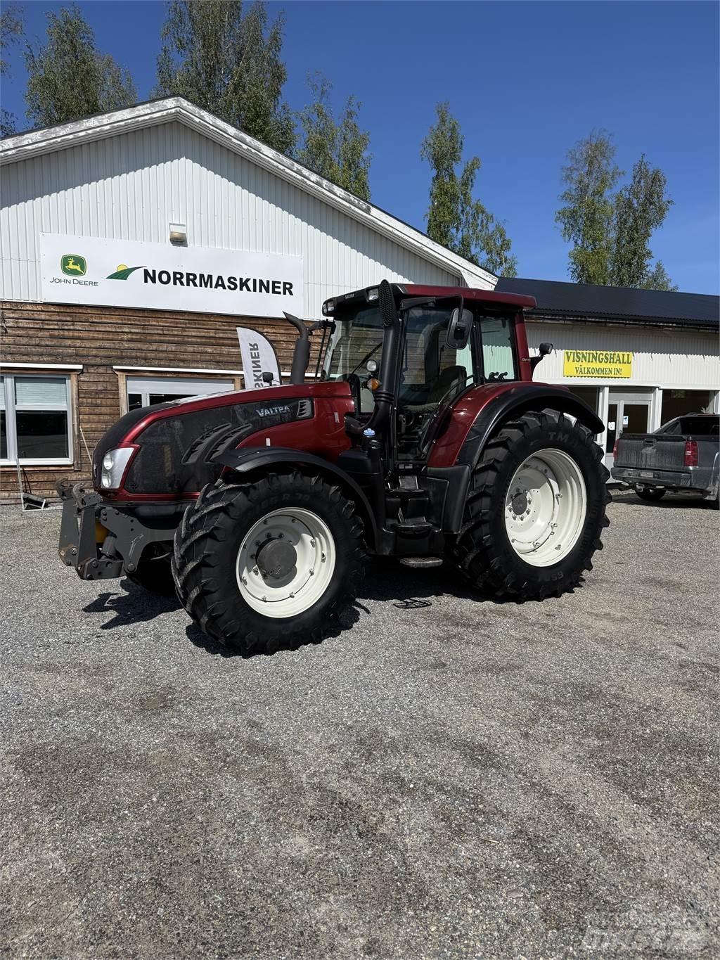 Valtra T203 Direct Traktory