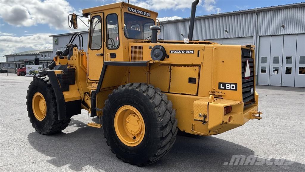 Volvo L90 LASTMASKIN Kolesové nakladače