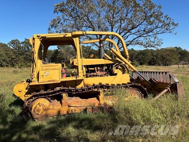 CAT D6D Pásové dozéry