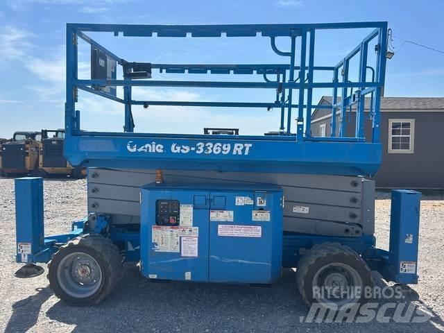 Genie GS3369 RT Nožnicové zdvíhacie plošiny