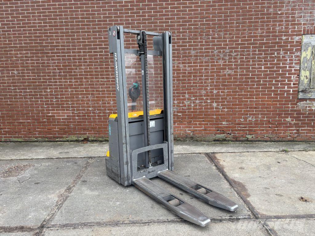 Jungheinrich EJC 112 Ručne vedené vysokozdvižné vozíky