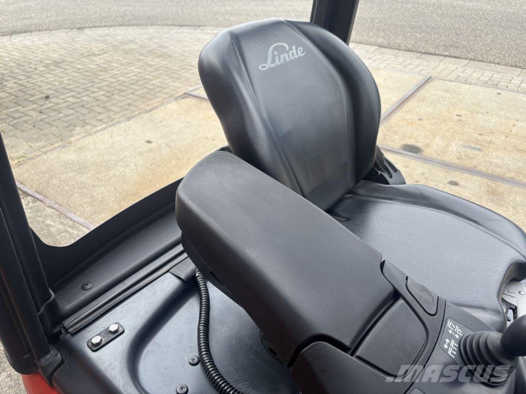 Linde E15-02 Akumulátorové vozíky