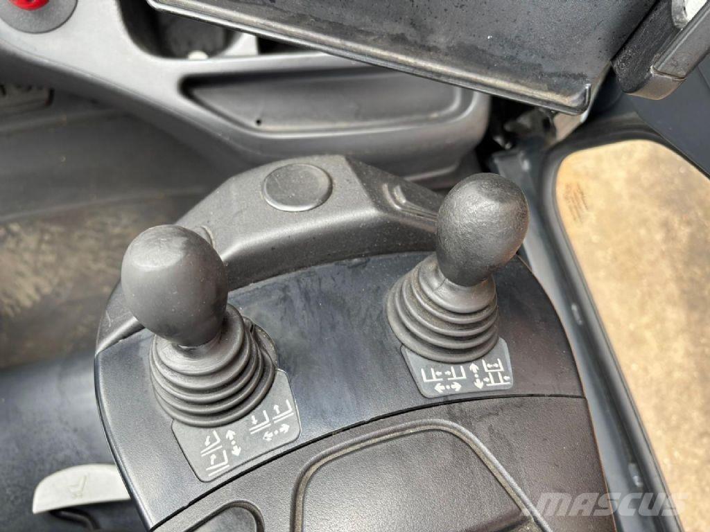 Linde E25HL-01/600 Akumulátorové vozíky