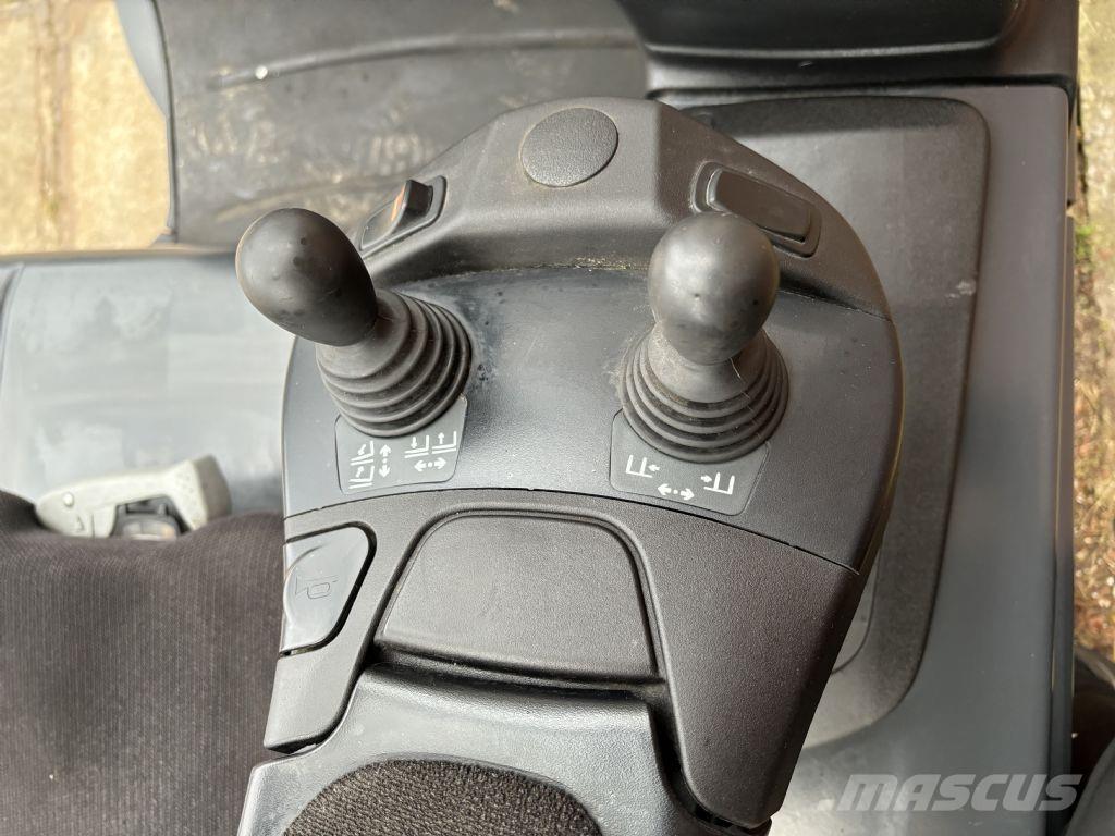 Linde E25L-01 Akumulátorové vozíky