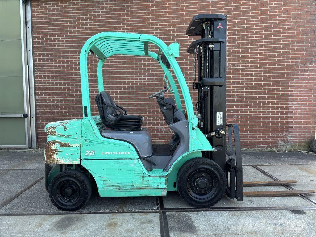 Mitsubishi FD25N Dieselové vozíky