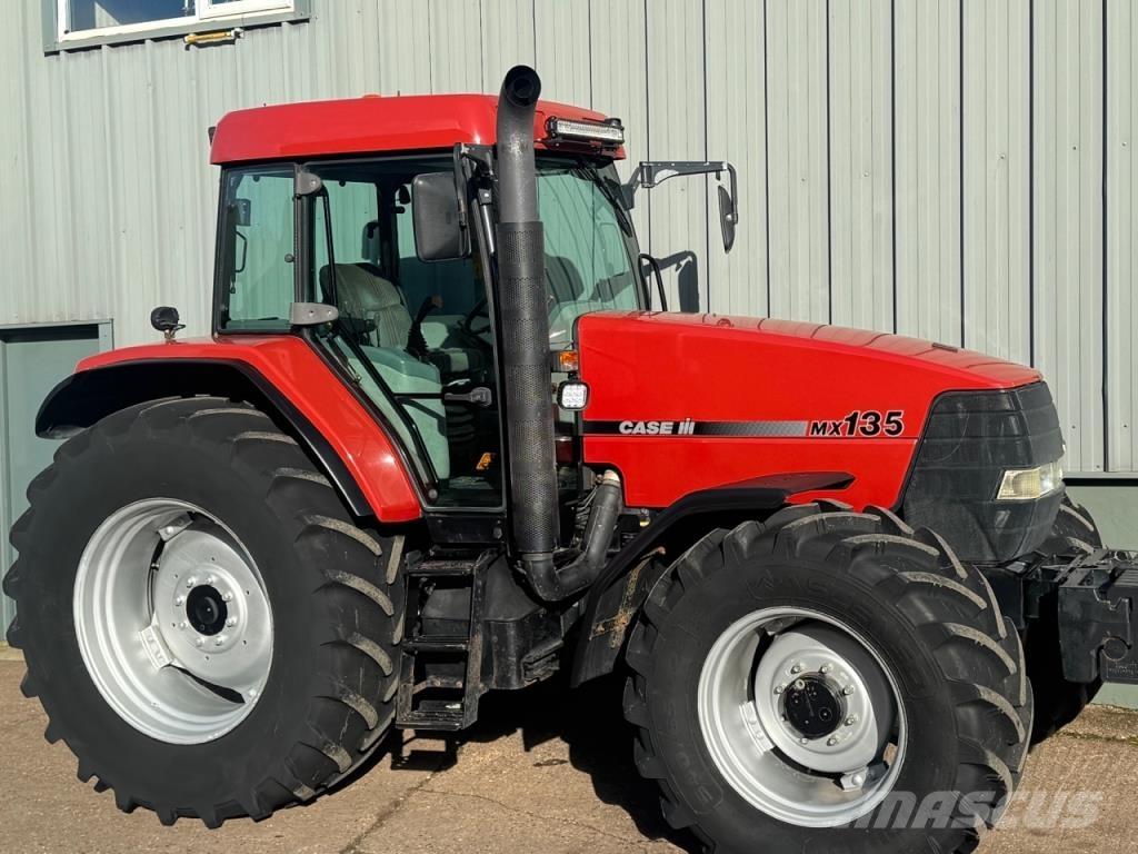 CASE MX 135 Traktory