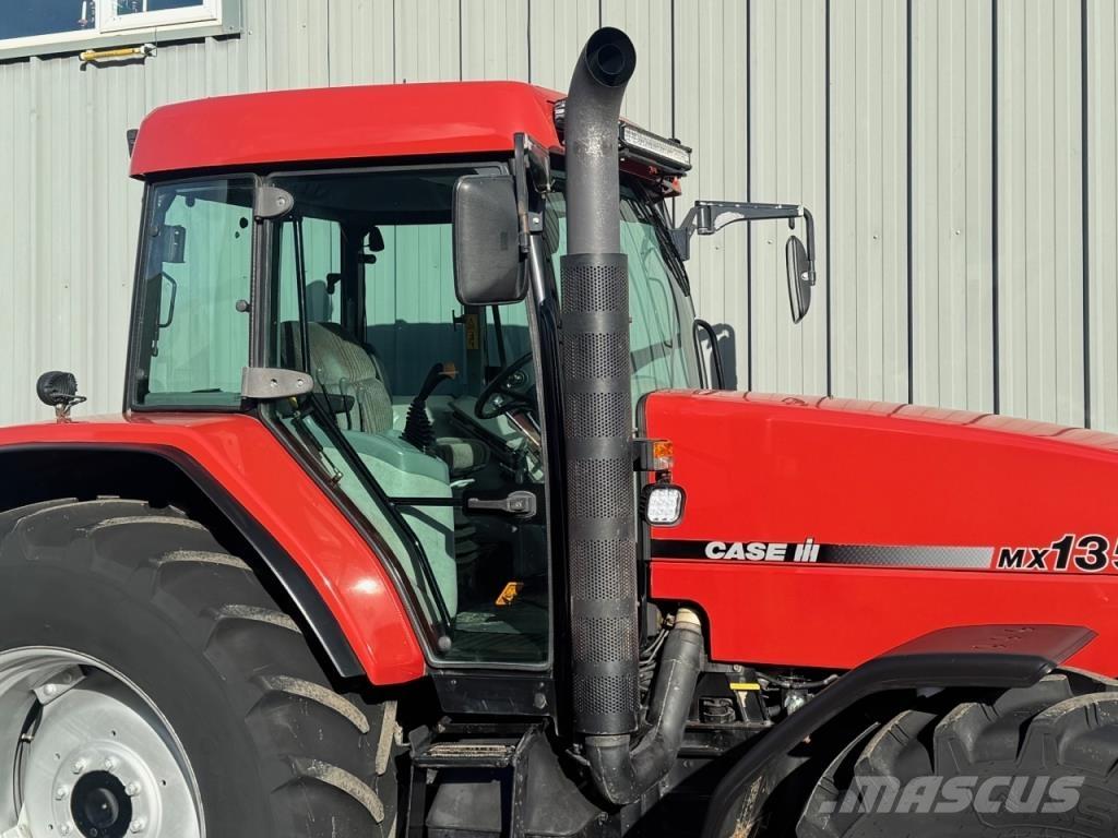 CASE MX 135 Traktory