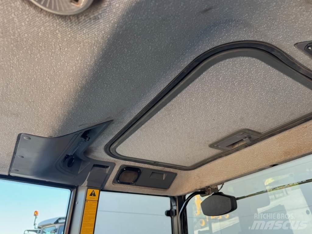 Ford 8240 SLE Traktory