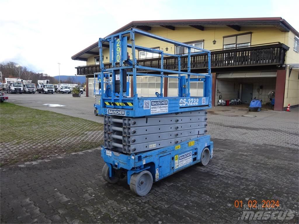 Genie GS 3232 Nožnicové zdvíhacie plošiny