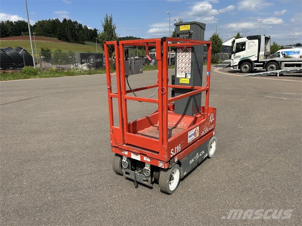 SkyJack SJ16 Kompaktné samohybné kĺbové plošiny
