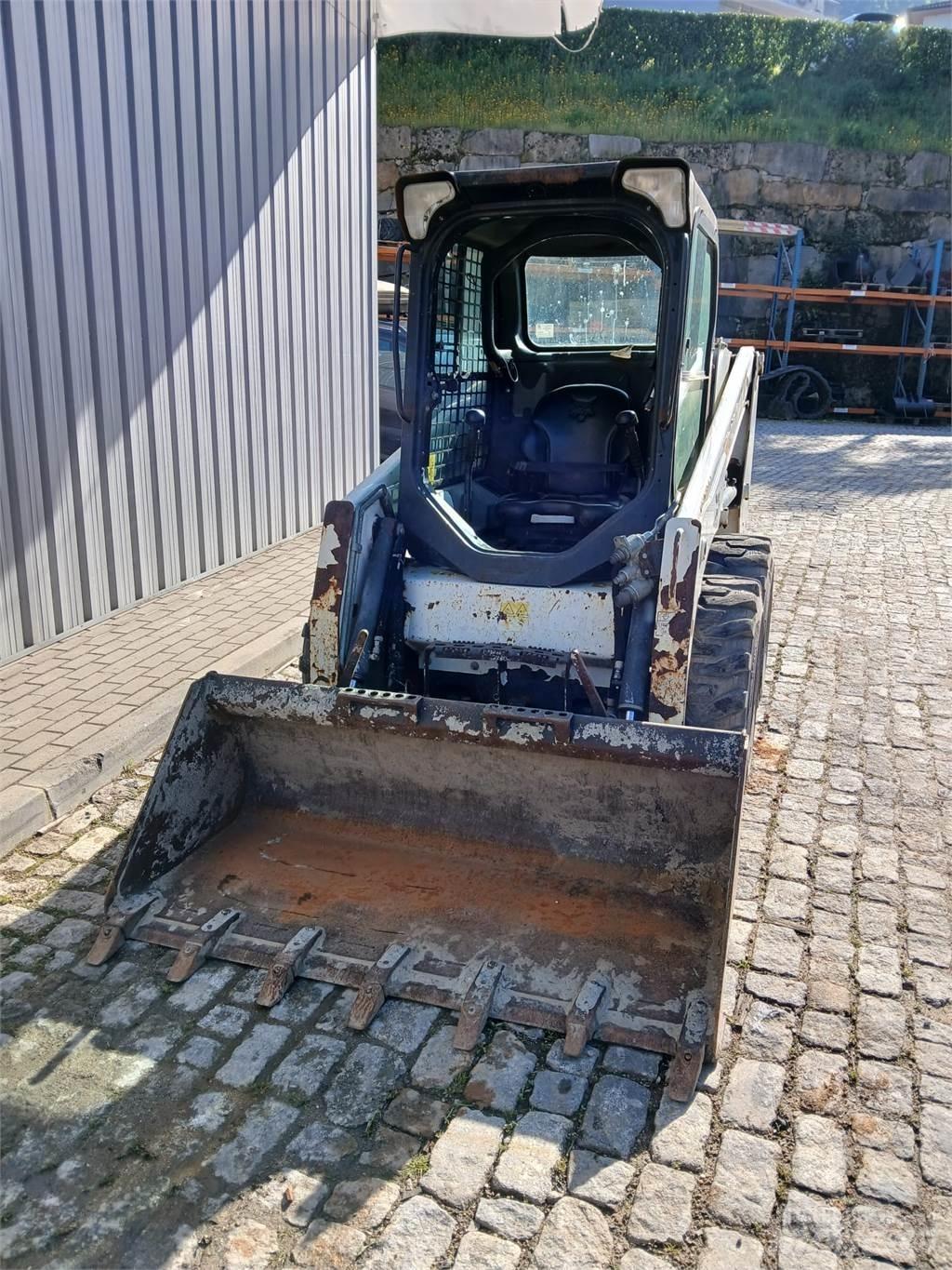 Bobcat S450 Kolesové nakladače
