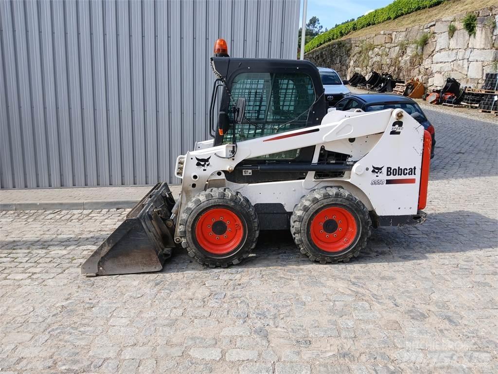 Bobcat S550 Kolesové nakladače