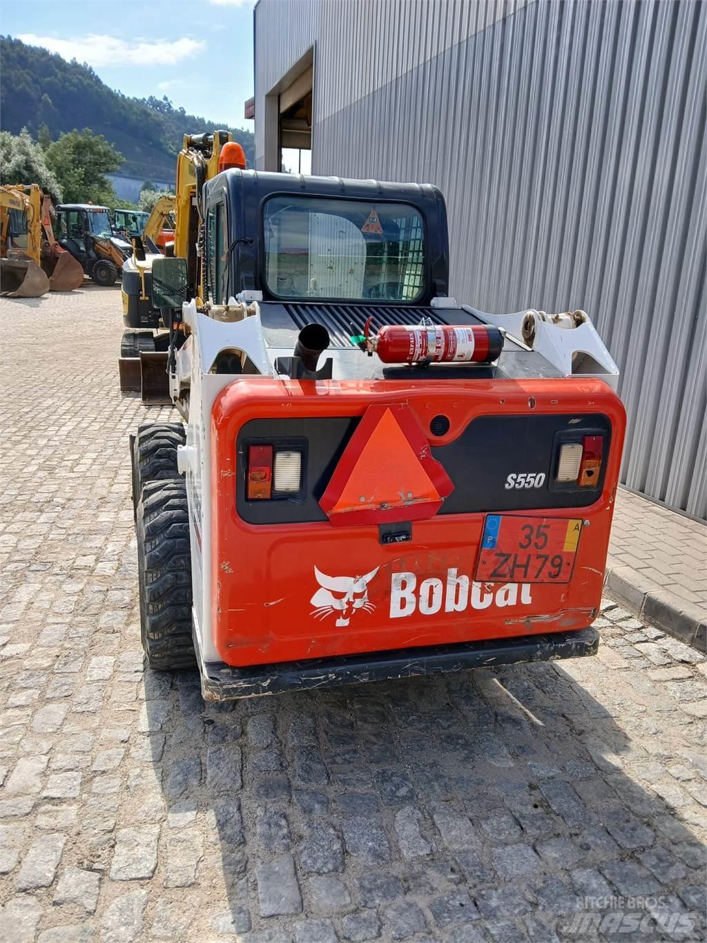 Bobcat S550 Kolesové nakladače