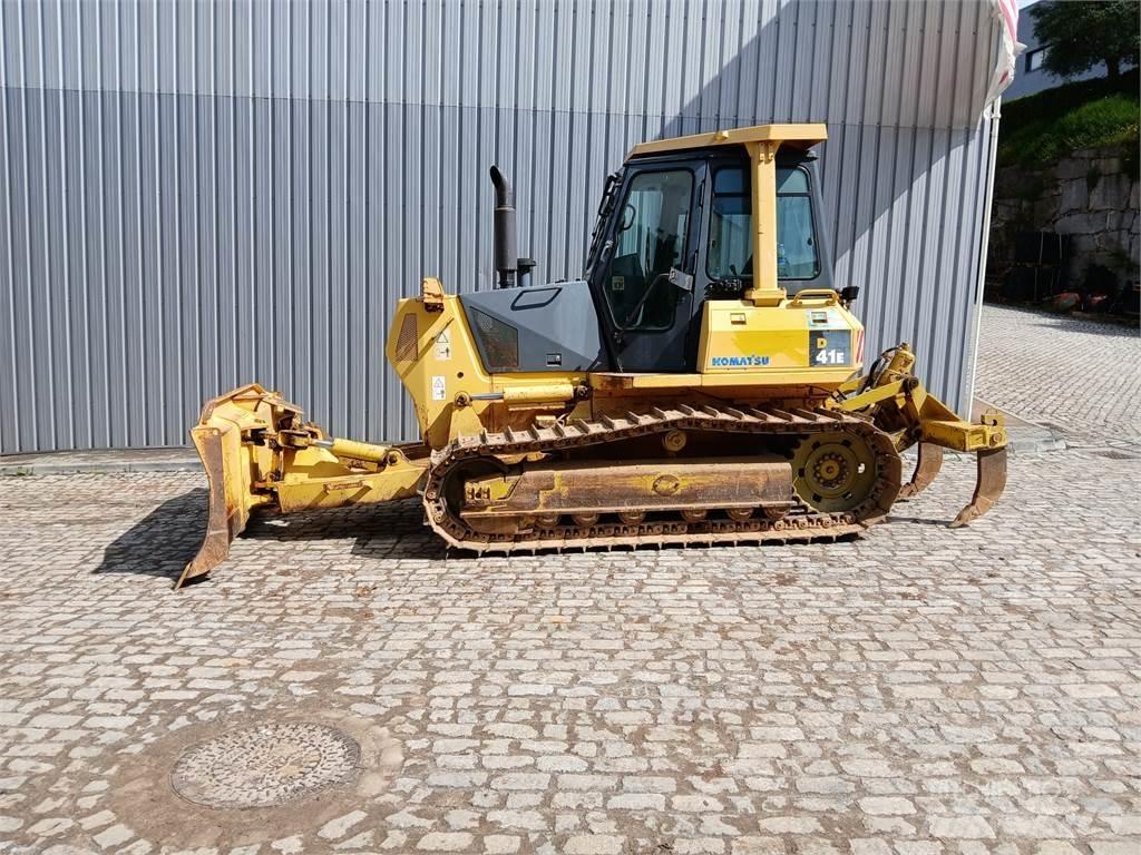 Komatsu D41E-6 Ukladače potrubia