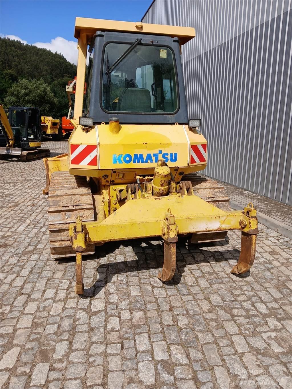 Komatsu D41E-6 Ukladače potrubia
