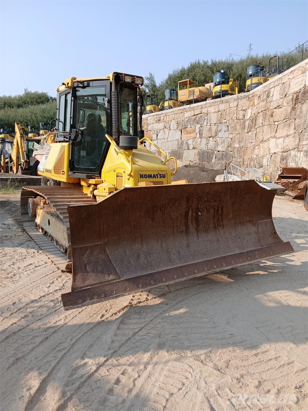 Komatsu D51PXI-22 Ukladače potrubia