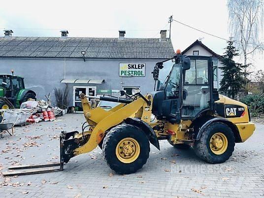 CAT 907H Kolesové nakladače