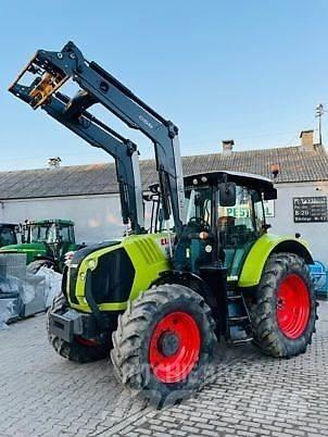 CLAAS ARION 520 Traktory