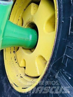 John Deere 8345R Traktory