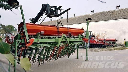 Kuhn LOGISEM 4000 Mechanické sejačky