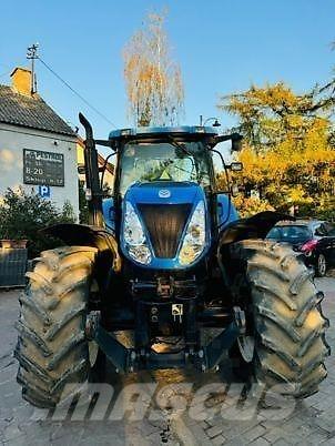 New Holland T7030 Traktory