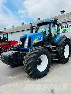 New Holland T8020 Traktory