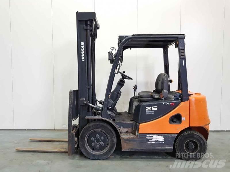 Doosan D25S-5 Dieselové vozíky