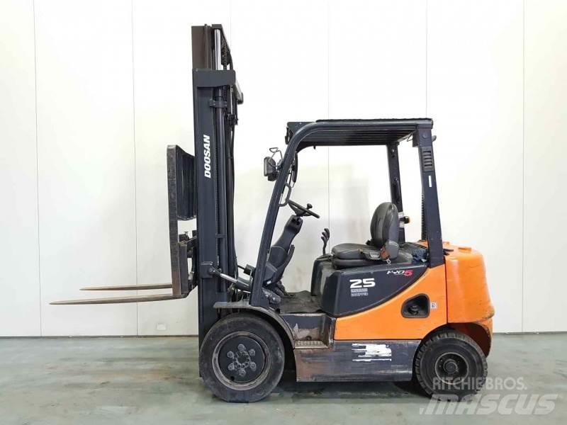 Doosan D25S-5 Dieselové vozíky