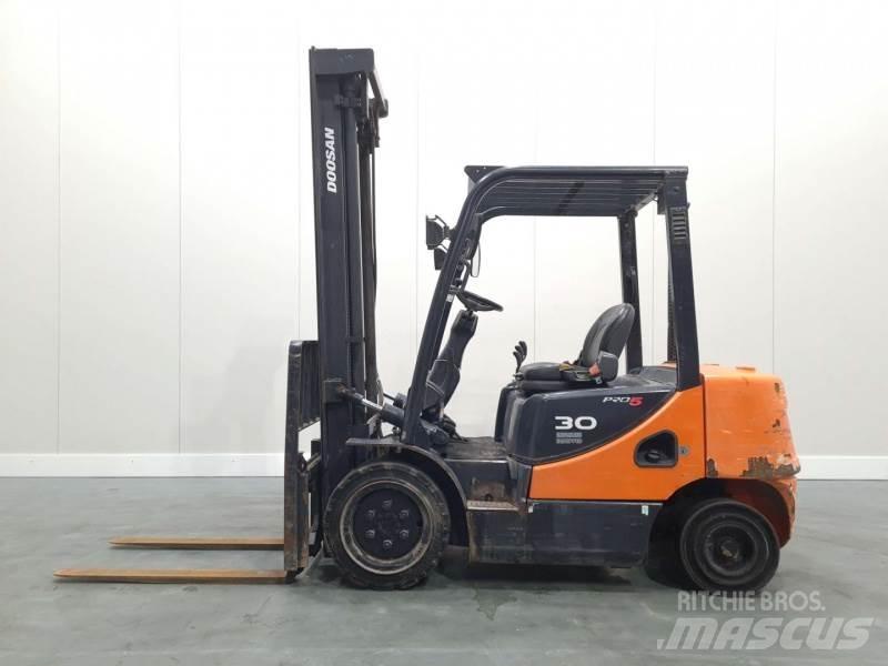 Doosan D30S-5 Dieselové vozíky