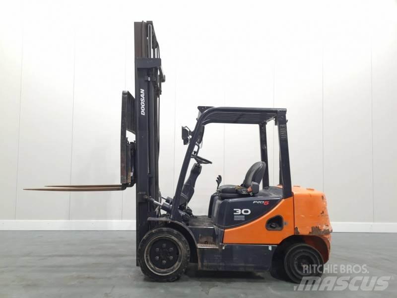 Doosan D30S-5 Dieselové vozíky