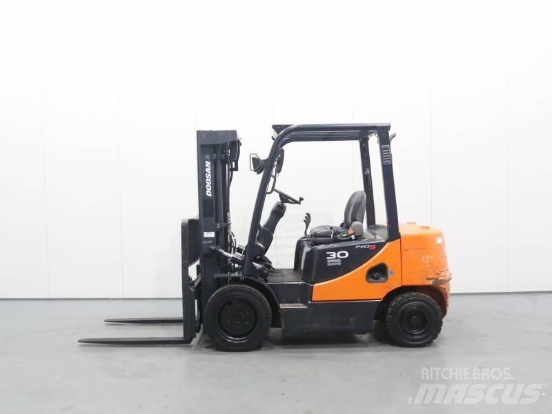 Doosan D30S-5 Dieselové vozíky
