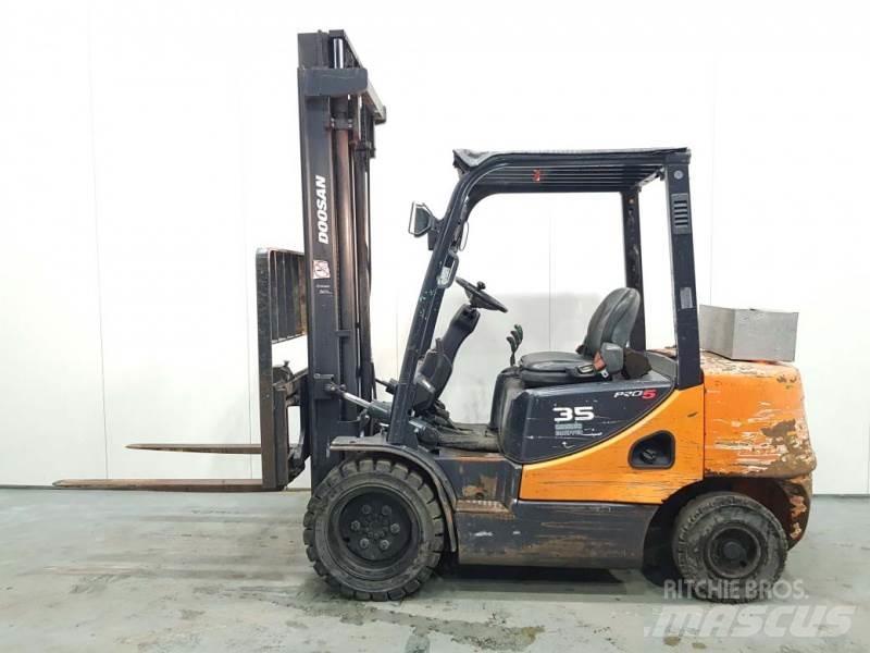 Doosan D35C-5 Dieselové vozíky