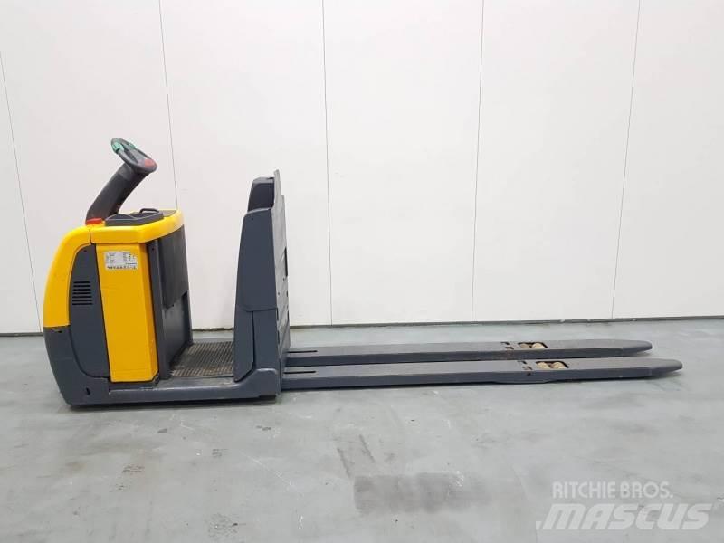 Jungheinrich ECE220 XL Strednezdvižný vozík