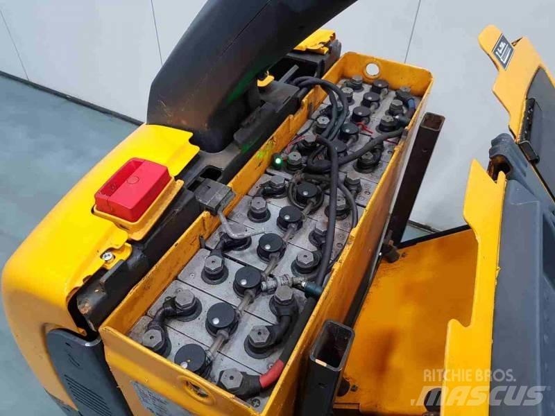 Jungheinrich ECE220 XL Strednezdvižný vozík