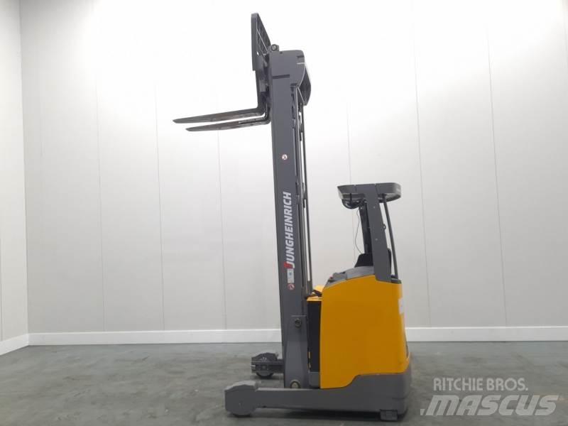 Jungheinrich ETV318 Retraky