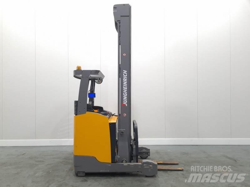 Jungheinrich ETV318 Retraky