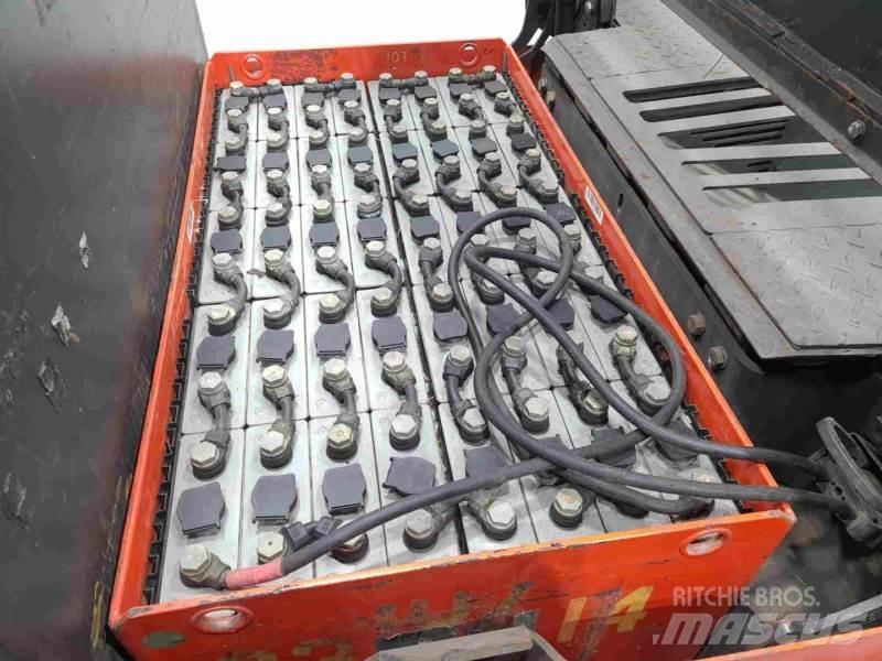 Linde P250 127 Vlečné vozíky