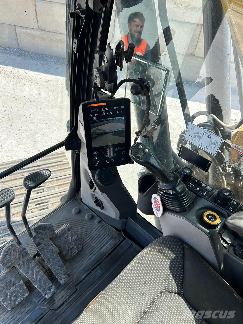 CAT 320 Pásové rýpadlá