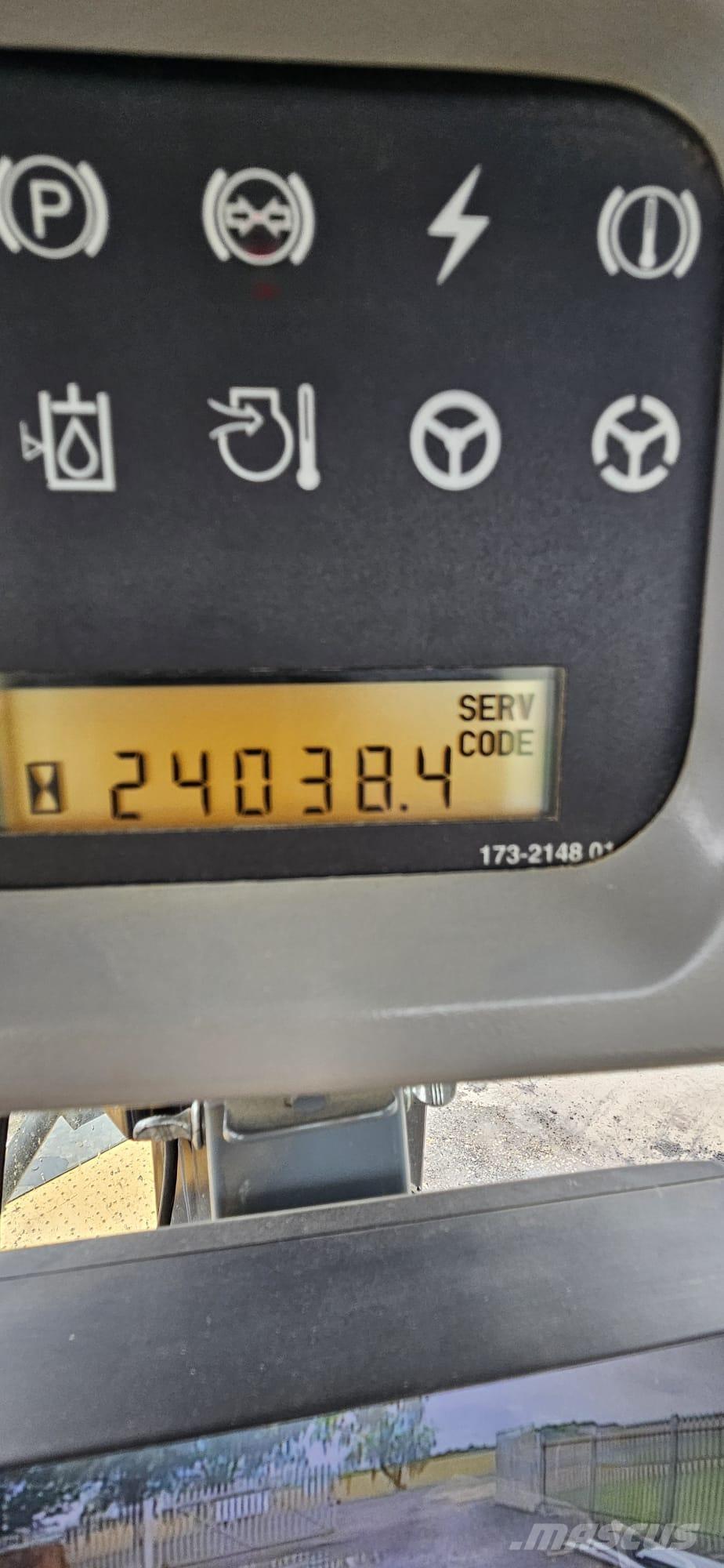 CAT 90H Kolesové nakladače