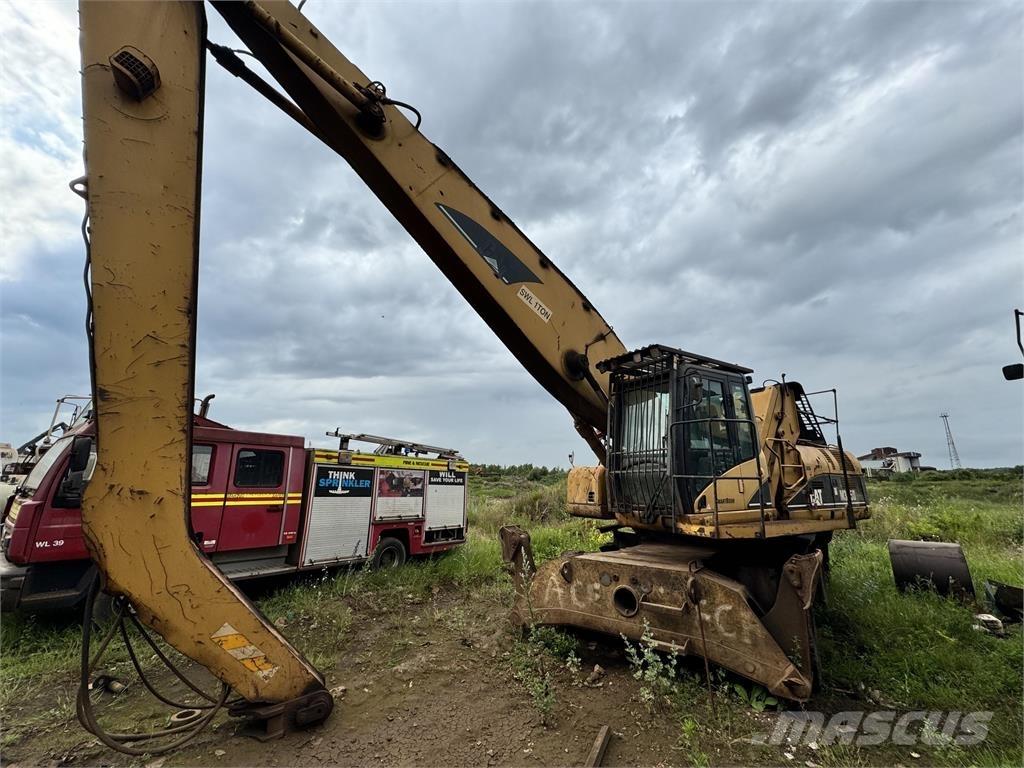 CAT M325D Teleskopické manipulátory
